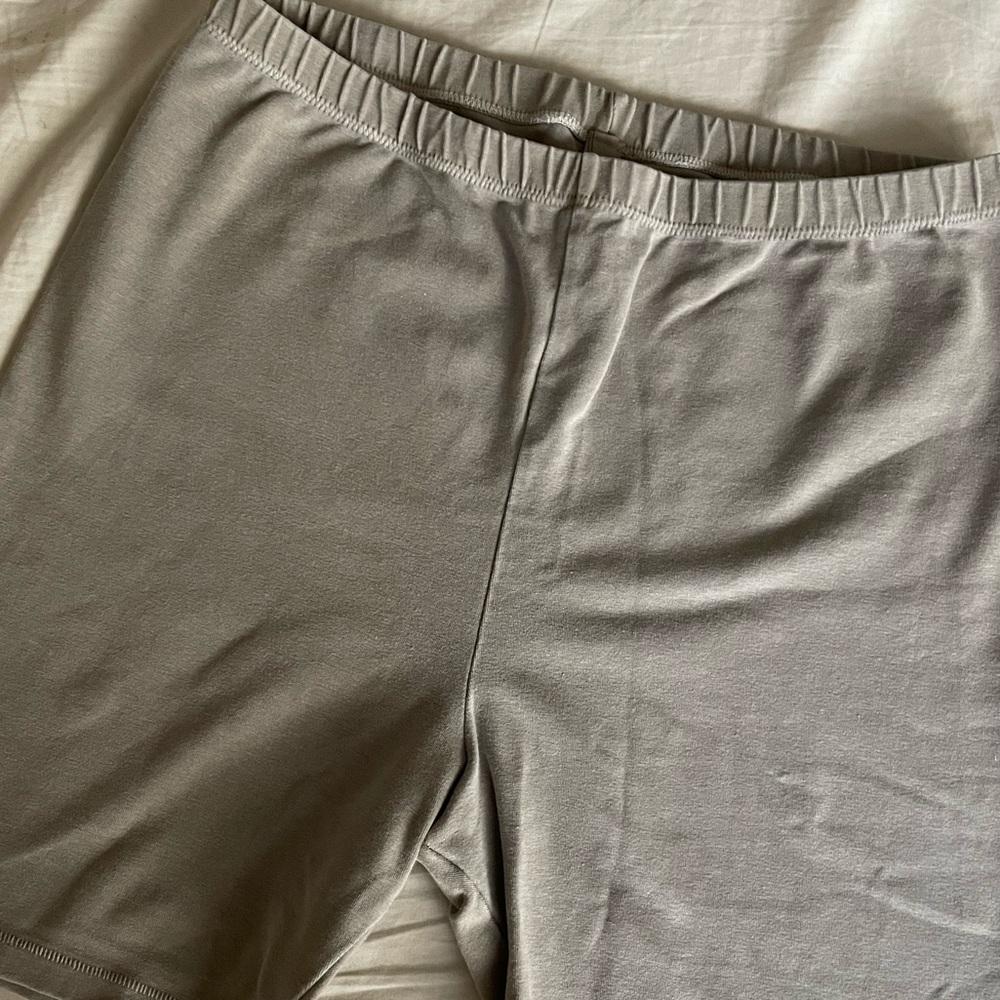 Skims outdoor bike short in Desert